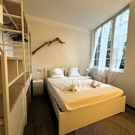 La Double Parenthese Tamisee A Village Apartment Bormes-les-Mimosas